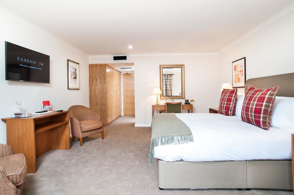 Parkway Hotel & Spa Cwmbran Bagian luar foto
