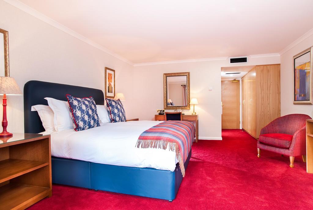 Parkway Hotel & Spa Cwmbran Bagian luar foto