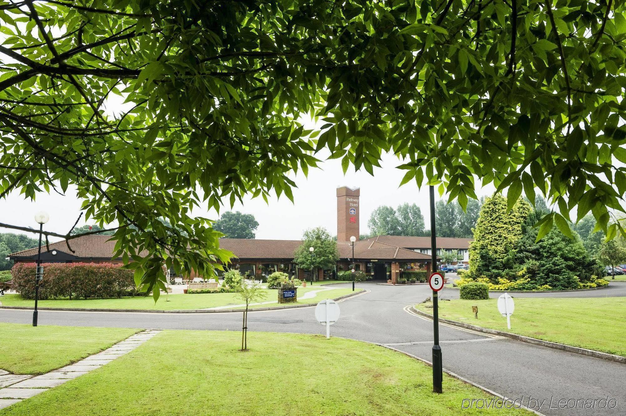 Parkway Hotel & Spa Cwmbran Bagian luar foto