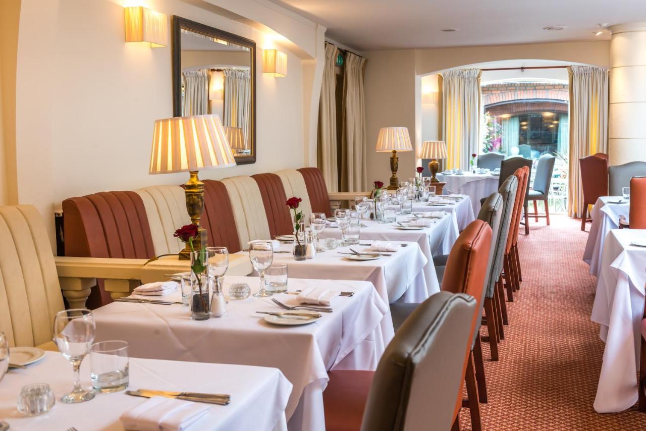 Parkway Hotel & Spa Cwmbran Bagian luar foto