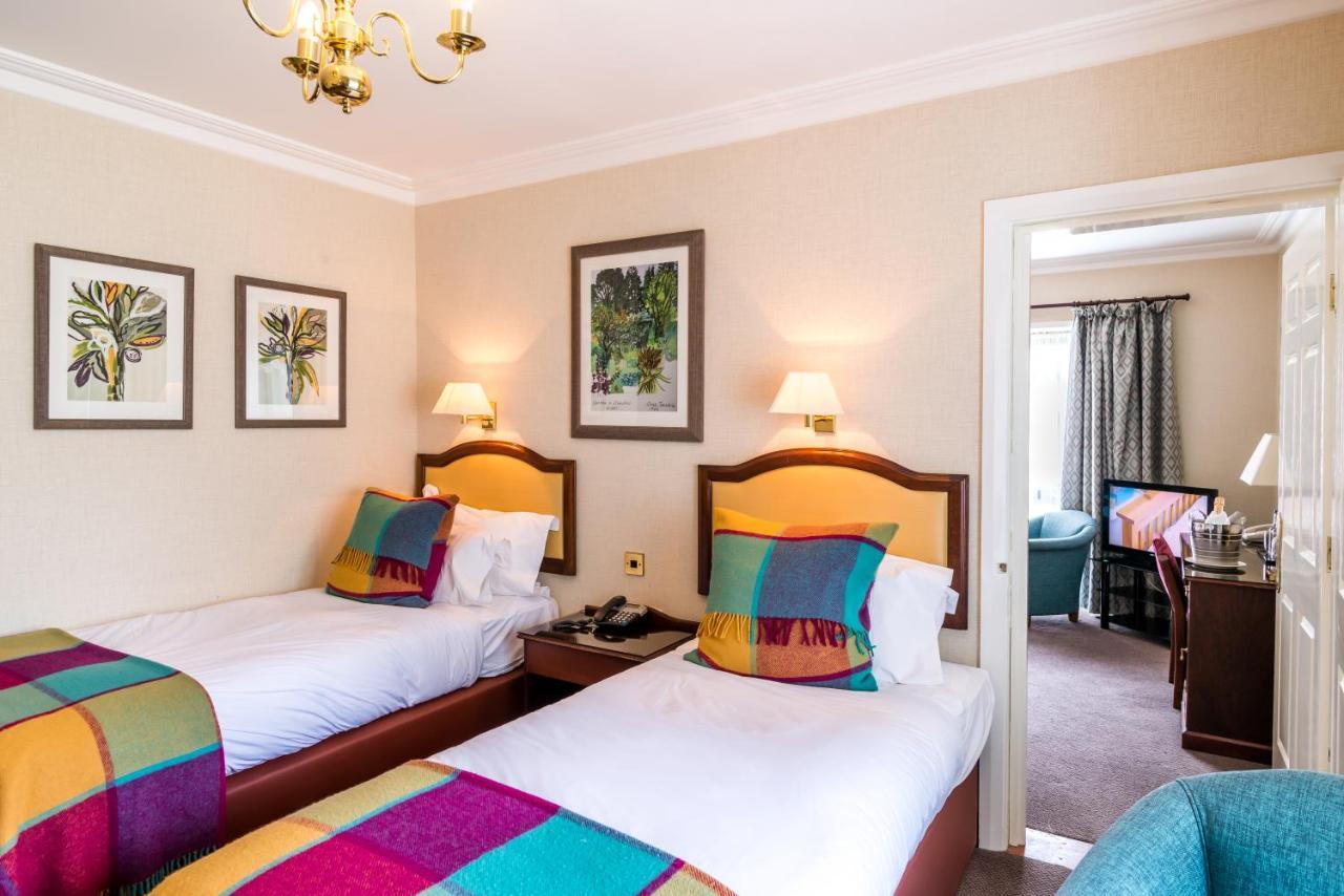Parkway Hotel & Spa Cwmbran Bagian luar foto