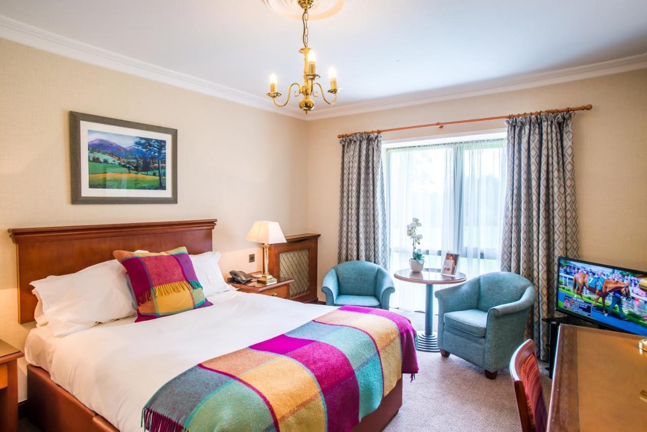 Parkway Hotel & Spa Cwmbran Bagian luar foto